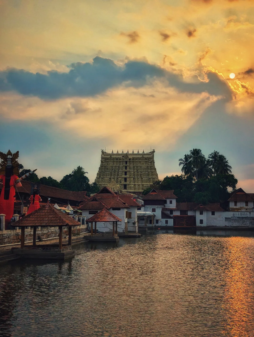 Thiruvananthapuram, the capital of Kerala, is famously called the “Evergreen City of India,” a title that celebrates its lush greenery, scenic landscapes, tree-lined streets, backwaters, beaches, and eco-conscious development.