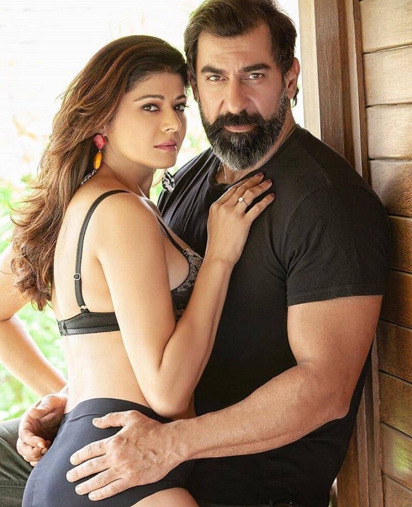 2019 ജൂൺ മാസത്തിൽ നടൻ നവാബ് ഷായുമായി പ്രണയത്തിലെന്ന് കാര്യം പൂജ വെളിപ്പെടുത്തി. അതേവർഷം ജൂൺ മാസത്തിൽ അവർ ആര്യ സമാജം വ്യവസ്ഥകൾ പ്രകാരം ഡൽഹിയിൽ വിവാഹിതരായി. കഴിഞ്ഞ നാല് വർഷമായി പൂജ ബത്ര മുഖ്യധാരാ സിനിമയിലില്ല. അഭിനയത്തിൽ മാത്രം ശ്രദ്ധ കേന്ദ്രീകരിക്കാതെ പൂജ കരിയറിൽ ശ്രദ്ധിക്കാൻ ആരംഭിച്ചു. 2009ൽ 'ഗ്ലോബാലിങ്ക്' എന്ന നിർമാണ കമ്പനിക്ക് അവർ തുടക്കം കുറിച്ചു. ബോളിവുഡിനും ഹോളിവുഡിനും ഇടയിൽ ഒരു പാലമായി ഈ കമ്പനി പ്രവർത്തിച്ചു വരുന്നു
