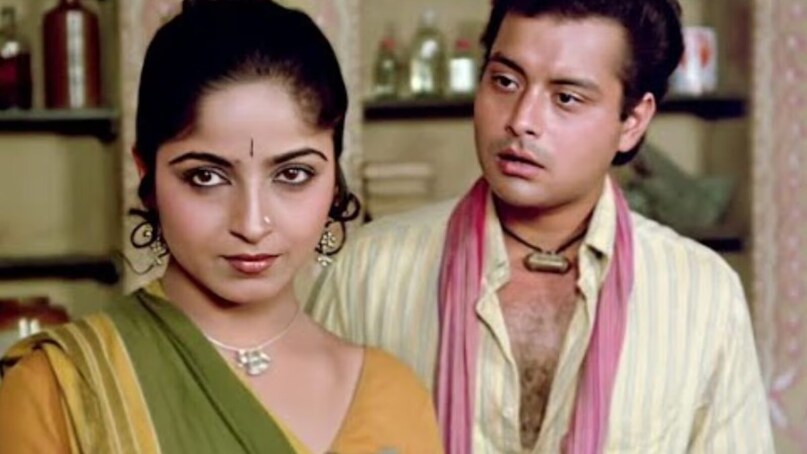 The Hindi film industry has seen many stars rise to fame overnight, only to disappear just as quickly. Some stepped away after marriage, others chose privacy over publicity. Yet, decades later, audiences still remember certain faces with fondness. One such actress delivered a blockbuster hit, became a household name, and then slowly faded from the spotlight without any dramatic announcement.
