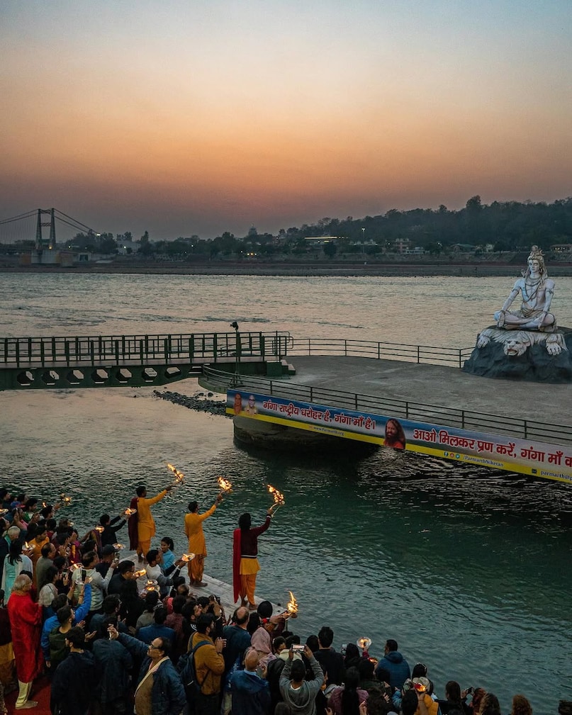 Rishikesh, Uttarakhand: Ideal for the "soul-seeking" couple, Rishikesh offers a blend of adventure and spirituality. Stay at a luxury riverside camp or a wellness retreat like Ananda. Enjoy a private Ganga Aarti or go white-water rafting for a mix of thrills.