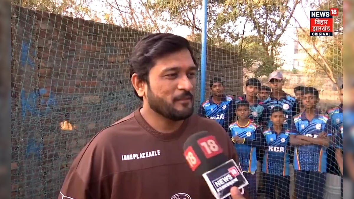 सेम टू सेम! ये ऋषव है या धोनी? वीडियो देखकर फैन्स बोले- ये तो Dhoni का छोटा भाई है