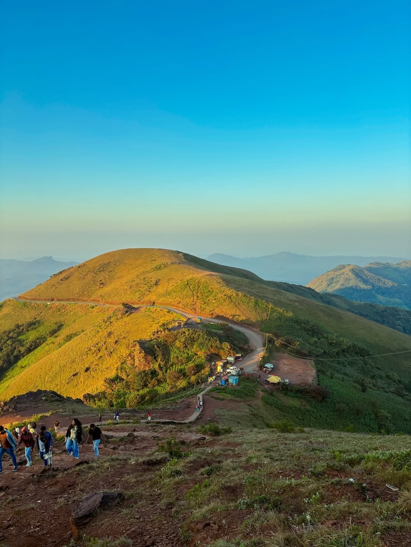 Chikmagalur: For those who love quiet mountain mornings, Chikmagalur provides breathtaking views from Mullayanagiri, Karnataka's highest peak. Spend your weekend sipping fresh local brew at a boutique homestay or exploring the lush Bababudangiri range, far away from the city's usual hustle.