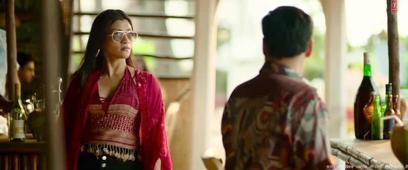  Zamaana Lage (Metro... In Dino): Focusing on the warmth of long-term companionship, this track is for those who value healing and constant partnership. Featuring a stellar ensemble cast, the song celebrates choosing each other every day amidst the beautiful chaos of modern city life.