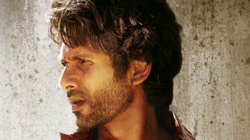 ‘ओ’रोमियो’ की रिलीज से एक दिन पहले विशाल भारद्वाज ने इंस्टाग्राम पर फिल्म के पीछे की भावनात्मक और रचनात्मक यात्रा के बारे में एक नोट साझा किया. इसपर कमेंट करते हुए इरफान खान की पत्नी और लेखिका सुतापा सिकदर ने कमेंट किया कि इस प्रोजेक्ट का नाम पहले ‘सपना दीदी’ था और भारद्वाज ने कभी इस आइडिया पर इरफान से चर्चा की थी. ‘ओ’रोमियो’ की रिलीज से एक दिन पहले विशाल भारद्वाज ने इंस्टाग्राम पर फिल्म के पीछे की भावनात्मक और रचनात्मक यात्रा के बारे में एक नोट साझा किया. इसपर कमेंट करते हुए इरफान खान की पत्नी और लेखिका सुतापा सिकदर ने कमेंट किया कि इस प्रोजेक्ट का नाम पहले ‘सपना दीदी’ था और भारद्वाज ने कभी इस आइडिया पर इरफान से चर्चा की थी.