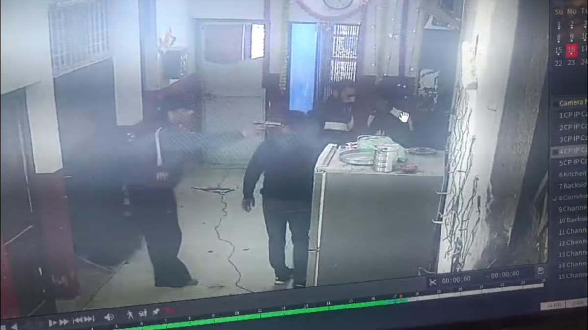 पीछे से आया और पुलिसवालों पर धांय-धांय चला दी गोली, फिर 2 पाकिस्तानी समेत 3 जुवेनाइल होम से हुए फरार