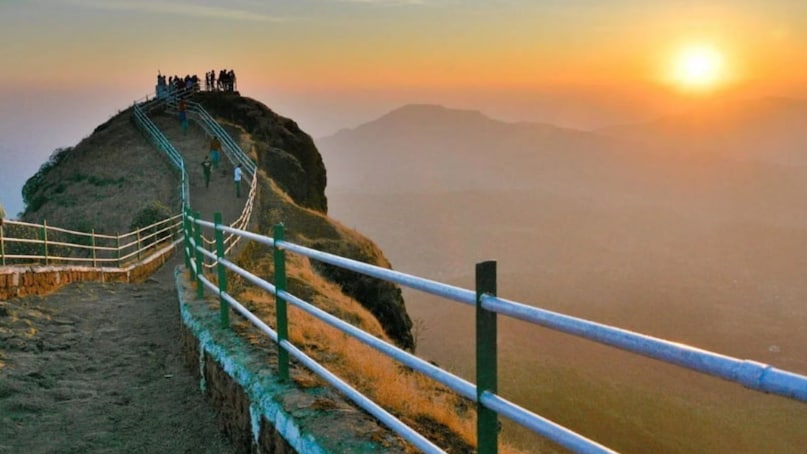 Lonavala has always been known for its green valleys, misty hills and calm weather. For many from Mumbai and Pune, it is the perfect quick escape from city life. Most tourists head straight to popular spots like, Tiger Point or Bhushi Dam. Weekends often see traffic jams and packed viewpoints. But beyond the usual tourist map, there are still places that remain quiet and untouched. 