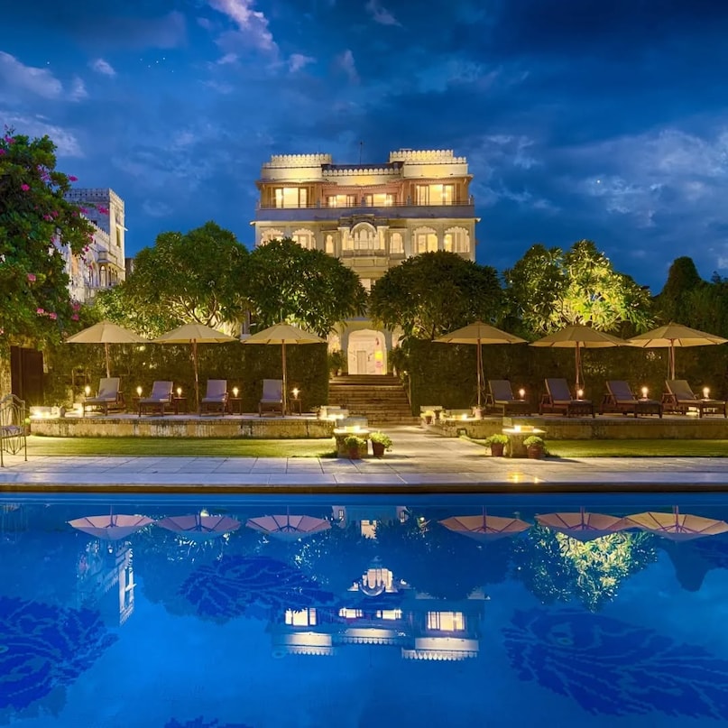 Narlai: Tucked between Jodhpur and Udaipur, this 15th-century village is home to the stunning Rawla Narlai. Visitors can enjoy a traditional candlelit dinner at a 1,000-year-old stepwell or hike up Elephant Hill for a panoramic sunset view of the Aravalli countryside.