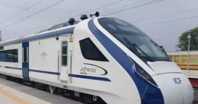 सेमी हाई स्‍पीड श्रेणी की है यह ट्रेन.