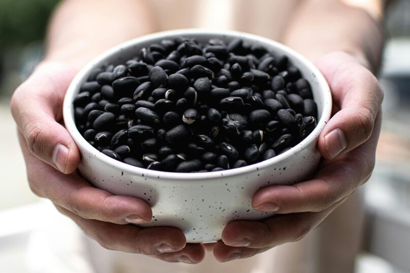 Black Beans: Black beans are a powerhouse, offering 15 grams of fiber per cup. They are perfect for adding bulk to burritos, soups, or even brownies. Their high protein content also makes them a fantastic meat substitute for any filling meal.
