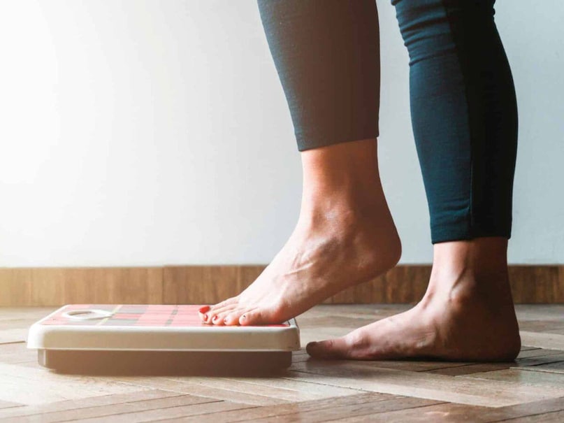 अचमका Weight loss, fatigue - If a person suddenly starts losing weight without any reason, loses the desire to eat, then it is a matter of concern. Also, symptoms like feeling extra tired or changing sleep patterns cannot be ignored. Generally these symptoms are not serious diseases, but sometimes they can be the beginning symptoms of diseases like cancer. Image: News18