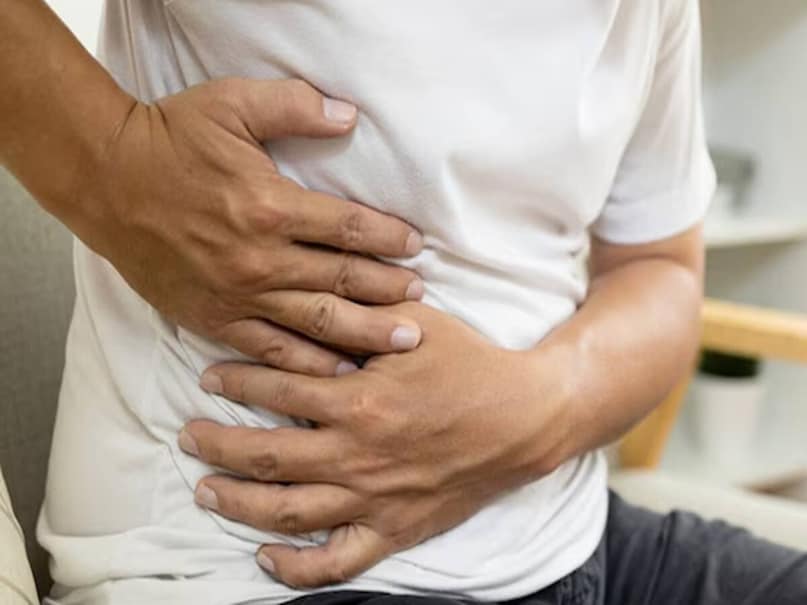 Persistent stomach problems - Intestinal problems are an important symptom of colon cancer. If there is any unusual change in the bowel movements, such as the color of the stool becoming black or blood appearing in the stool, it is a matter of concern. The incidence of colon cancer has increased in the United States and around the world over the past decade. According to experts, change in environment and food habits is a major reason behind this increase. Image: News18