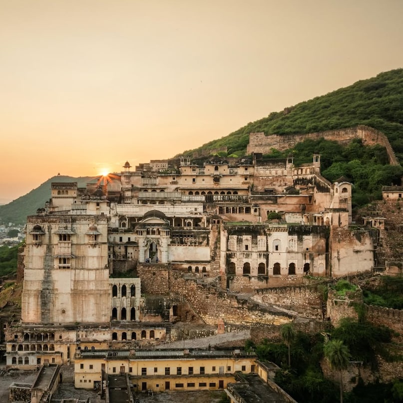 Bhangarh Fort, Rajasthan: Widely considered India’s most haunted spot, the ASI forbids entry after sunset. Legend speaks of a dark curse cast by a sorcerer. Visitors report an overwhelming sense of anxiety and phantom footsteps echoing through the crumbling, roofless stone structures.