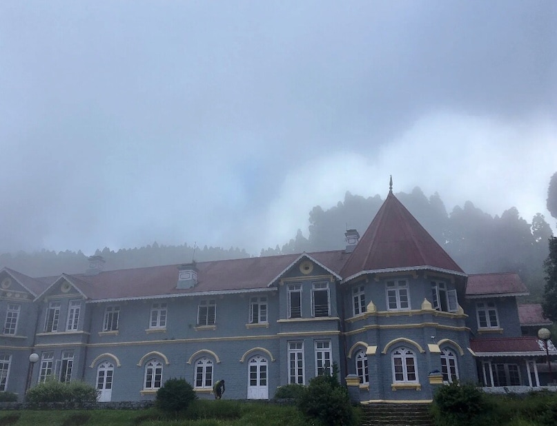 Dow Hill, Kurseong: The "Death Road" between Dow Hill Road and the Forest Office is allegedly haunted by a headless boy who disappears into the trees. The surrounding boarding schools also report chilling sounds of footsteps and laughter coming from empty hallways at night.