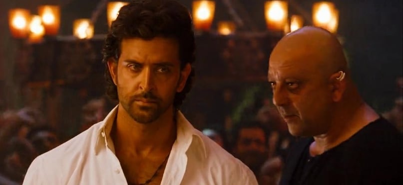 Agneepath movie ending explained, Hrithik Roshan Agneepath awards won, Sanjay Dutt villain role in Agneepath, Agneepath box office collection and budget, Hrithik vs Sanjay Dutt climax scene, अग्निपथ फिल्म का क्लाइमैक्स, ऋतिक रोशन की सुपरहिट फिल्में, संजय दत्त कांचा चीना रोल, बॉलीवुड की सबसे दुखद अंत वाली फिल्में, अग्निपथ मूवी अवॉर्ड्स और बॉक्स ऑफिस 