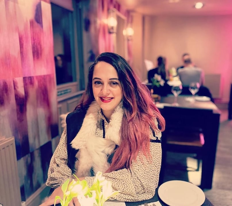 Yuvraj Singh Hazel Keech Love Story, Cricketer Married Bollywood Actress After 3 Years, Hazel Keech Ignored Yuvraj Singh for Coffee, Famous Indian Cricketer and Actress Couples, Yuvraj Singh Marriage and Relationship Timeline, हेजल कीच, हेजल कीच बर्थडे. युवराज सिंह और हेजल कीच की लव स्टोरी, क्रिकेटर और बॉलीवुड एक्ट्रेस की शादी, युवराज सिंह की पत्नी हेजल कीच, टीम इंडिया के खिलाड़ी की फिल्मी प्रेम कहानी