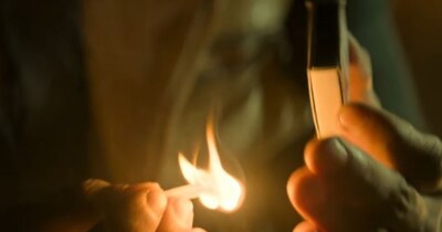 नई दिल्ली. बॉक्स ऑफिस पर 1300 करोड़ का पहाड़ जैसा कलेक्शन खड़ा करने वाली एक मेगा-ब्लॉकबस्टर फिल्म ने अब डिजिटल दुनिया में कोहराम मचा दिया है. सिनेमाघरों में कई दिनों तक राज करने के बाद इस फिल्म ने जैसे ही ओटीटी की दहलीज पर कदम रखा, दर्शकों ने इसे पलकों पर बिठा लिया. आलम यह है कि रिलीज होते ही यह फिल्म 'टॉप 10' की ग्लोबल लिस्ट में नंबर 1 पर ट्रेंड कर रही है. हम जिस फिल्म की बात कर रहे हैं उसका नाम है 'धुरंधर'.