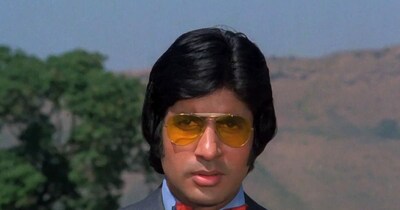 नई दिल्ली. संजय लीला भंसाली को उनकी ऐतिहासिक और भव्य फिल्मों के लिए जाना जाता है, लेकिन उनकी एक ऐसी गैर-ऐतिहासिक फिल्म भी रही है जिसने लोगों के दिलों को गहराई से छुआ. वह मास्टरपीस फिल्म है 'ब्लैक'. यह फिल्म महलों या भारी-भरकम लिबास के बारे में नहीं, बल्कि मानवीय संवेदनाओं की एक सच्ची कहानी थी. महज 22 करोड़ रुपये के बजट में बनी इस फिल्म ने दुनियाभर में 66 करोड़ रुपये की कमाई की, लेकिन इसकी असली कामयाबी वह भावनात्मक असर था जो इसने दर्शकों पर छोड़ा.