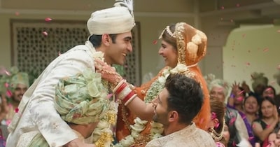 नई दिल्ली. बॉक्स ऑफिस पर किस्मत भले ही साथ न दे, लेकिन ओटीटी की दुनिया में कब बाजी पलट जाए, कुछ कहा नहीं जा सकता. साल 2025 में सिनेमाघरों में फ्लॉप साबित हुई फिल्म 'तू मेरी मैं तेरा मैं तेरा तू मेरी' ने अब ओटीटी पर अपनी दहाड़ से सबको चौंका दिया है. रिलीज के साथ ही यह फिल्म देशभर में ट्रेंड कर रही है. (फोटो साभार: IMDb)