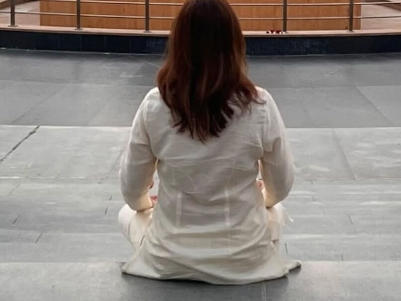 Raageshwari Loomba, Bell’s Palsy recovery, 90s Pop Icon, Bollywood actress illness, Raageshwari Loomba life coach, रागेश्वरी लूम्बा, रागेश्वरी बेल्स पाल्सी, 90 के दशक की एक्ट्रेस, गोविंदा की हीरोइन, रागेश्वरी करियर और फिल्में