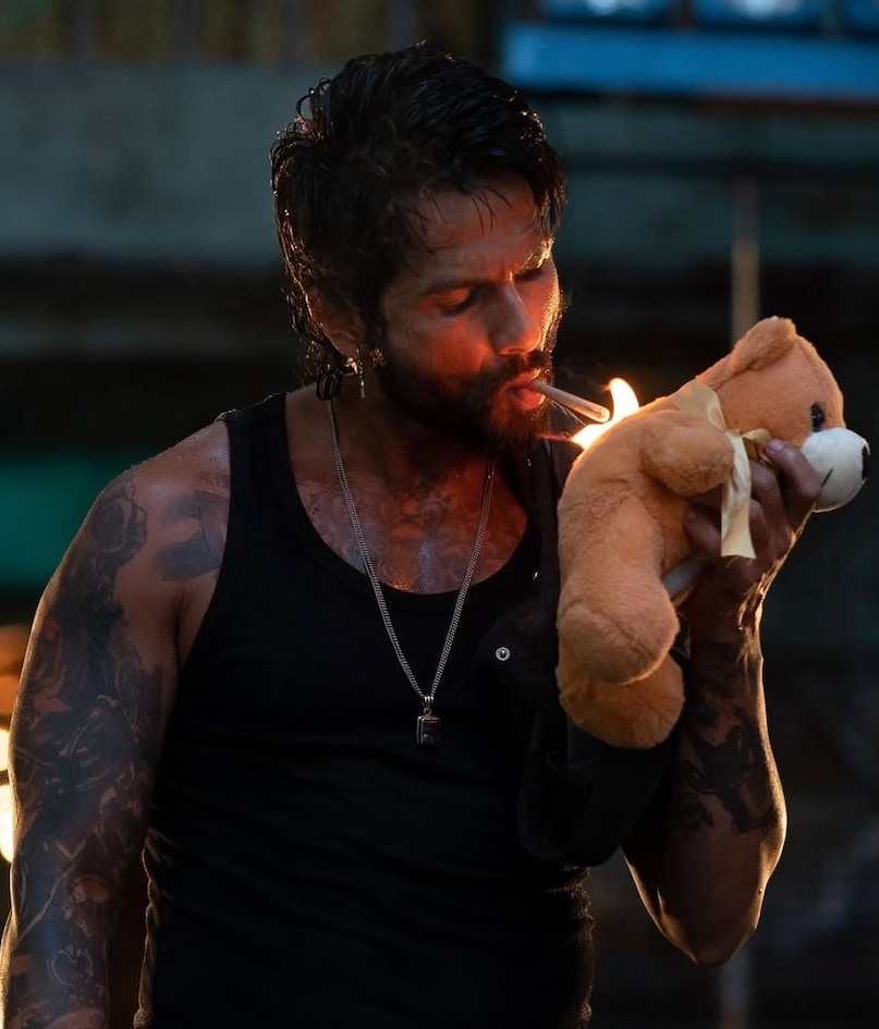 shahid kapoor, vishal bharadwaj, shahid kapoor vishal bharadwaj movies, shahid kapoor vishal bharadwaj films box office collection, kaminey, haider, शाहिद कपूर, विशाल भारद्वाज, कमीने बॉक्स ऑफिस कलेक्शन, हैदर बॉक्स ऑफिस, ओ रोमियो बॉक्स ऑफिस कलेक्शन shahid kapoor, vishal bharadwaj, shahid kapoor vishal bharadwaj movies, shahid kapoor vishal bharadwaj films box office collection, kaminey, haider, शाहिद कपूर, विशाल भारद्वाज, कमीने बॉक्स ऑफिस कलेक्शन, हैदर बॉक्स ऑफिस, ओ रोमियो बॉक्स ऑफिस कलेक्शन