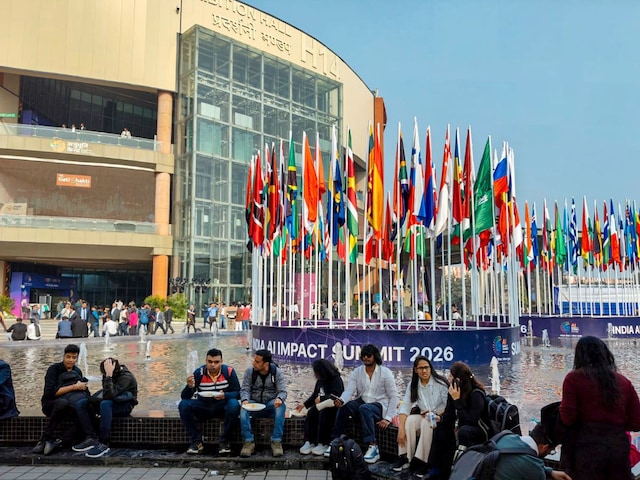  मैक्रों आज करेंगे शिकरत, 7 शासनाध्यक्षों के साथ PM की मीटिंग