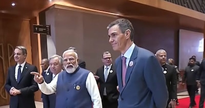 एआई समिट में वैश्विक नेताओं के साथ पीएम मोदी. (पीटीआई)