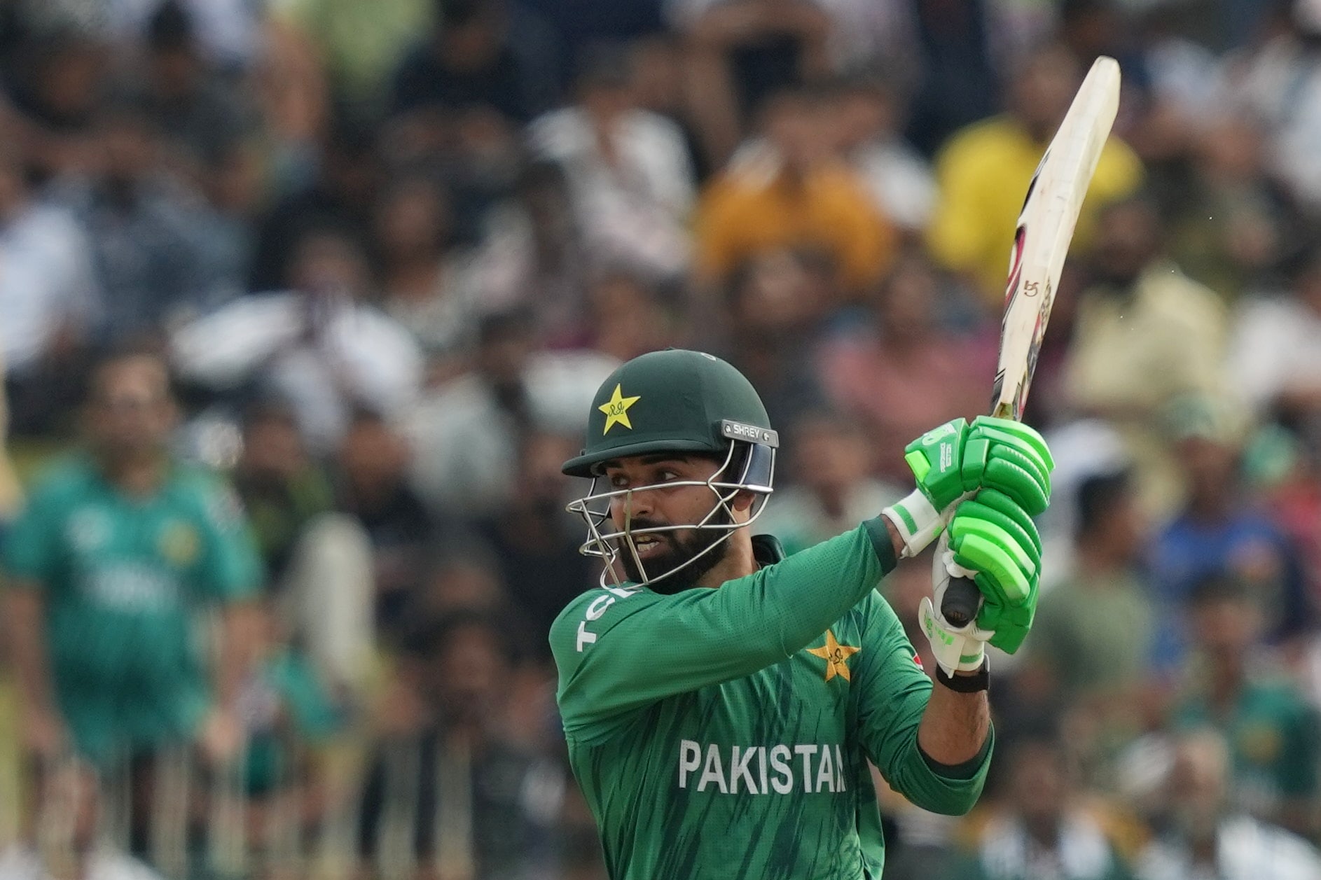 shadab khan angrily on shahid Afridi, shadab khan, mohammad Yousuf, icc t20 world cup, Pakistan national cricket team, shadab khan, shadab khan angry on Afridi, shadab khan balsts on mohammed Yousuf, शादाब खान, शाहिद अफरीदी, मोहम्मद यूसुफ, आईसीसी टी20 वर्ल्ड कप