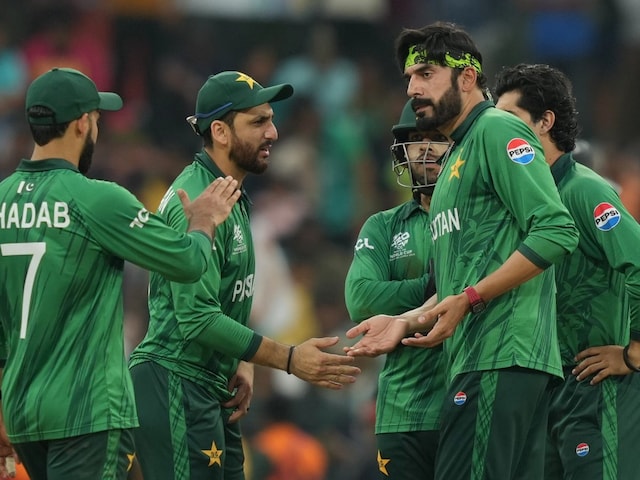 যে দল সুপার-৮ পৌছেছে, পাকিস্তানিরা বিশ্বকাপ জয়ের স্বপ্ন দেখতে শুরু করেছে।