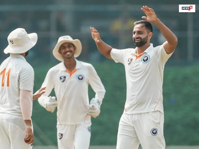 রঞ্জি ট্রফিতে আকিব নবীর ঝড়, এমপির বিপক্ষে এক ডজন উইকেট, আতঙ্ক সৃষ্টি