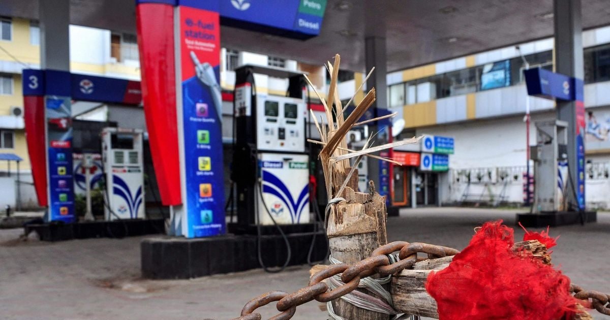 Bharat Bandh Today LIVE: भारत बंद का दिखने लगा असर, आज हड़ताल पर हैं देश के 30 करोड़ श्रमिक, क्या बंद-क्या खुला?