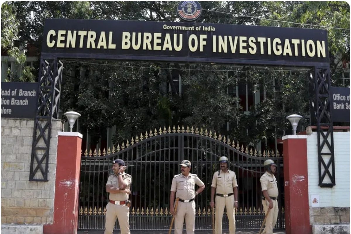 20 साल की लुका-छिपी का अंत, CBI ने 'नटवरलाल' बैंक मैनेजर को पाताल से ढूंढ निकाला! 3 राज्यों में बिछाया था जाल