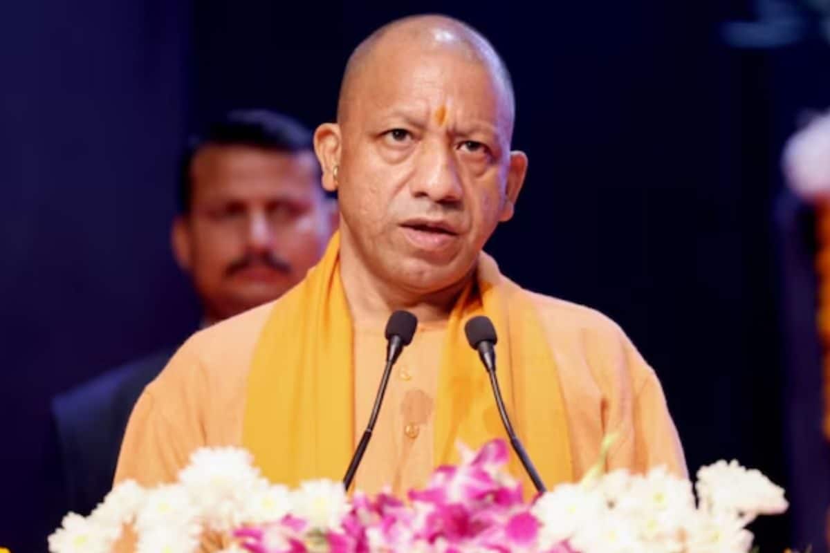 'अभी और टुकड़ों में बंटेगा पाकिस्तान', बांग्लादेश से आए विस्थापित हिंदुओं को योगी ने सौंपा भूमि आवंटन पत्र