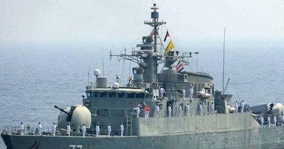 तेहरान भारत के बुलावे पर नौसेना का जंगी जहाज लेकर आ गया है.