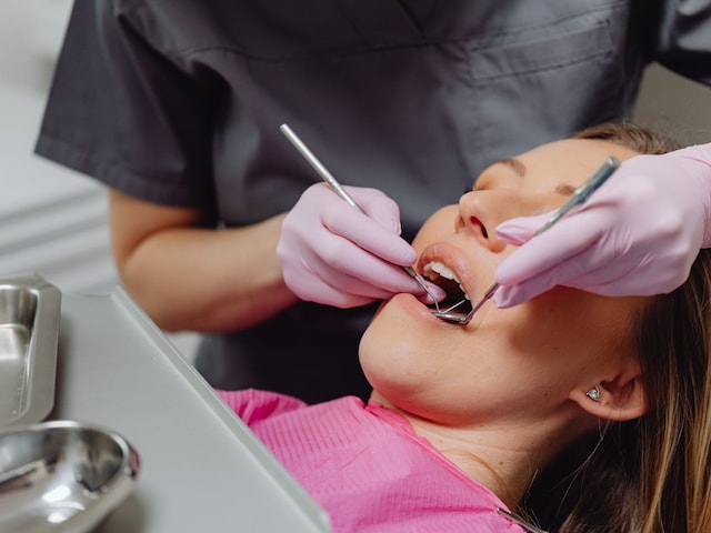 চকচকে এবং শক্তিশালী দাঁত চান? এনামেলের ক্ষতি রোধ করতে এই অভ্যাসগুলি পরিবর্তন করুন