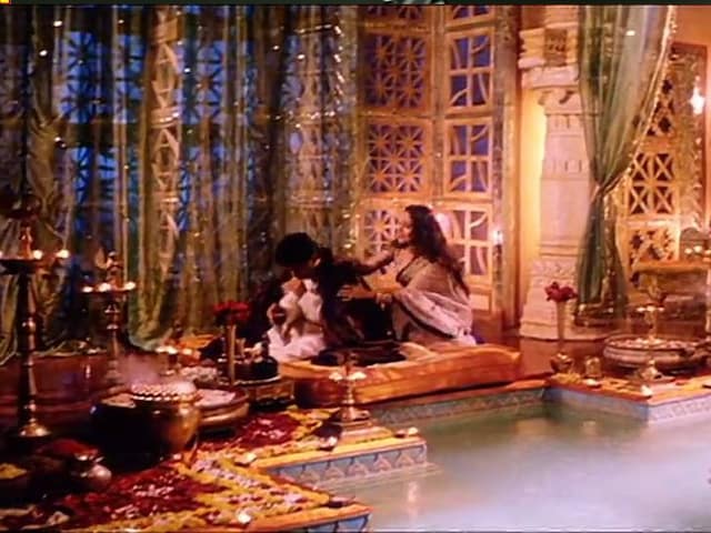 आलीशान सेट-महिलाओं का दबदबा, संजय की फिल्मों में दिखते हैं 2 खास फैक्टर्स