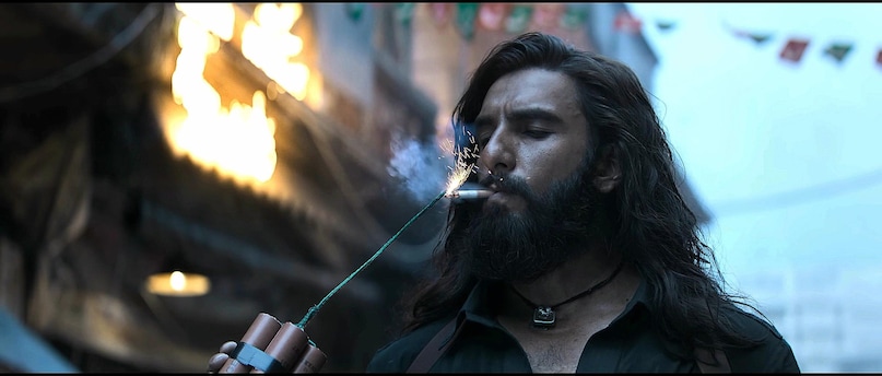 Ranveer Singh, Dhurandhar, Dhurandhar Becomes Rare Blockbuster, Dhurandhar Sells 4 Crore Tickets, Dhurandhar enters in elite club, Bollywood box office history, Dhurandhar Bollywood box office, धुरंधर, धुरंधर बनी नई जमाने की ब्लॉरबस्टर, धुरंधर ने मारी एलीट क्लब में  एंट्री, धुरंधर का बॉक्स ऑफिस 