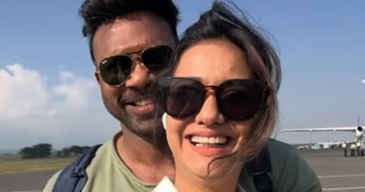  दिव्या अग्रवाल का पोस्ट देख फैंस और उनके दोस्त खुश हैं. 