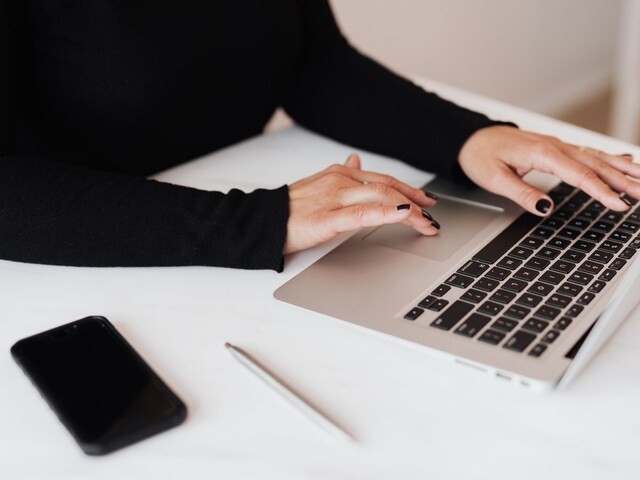 As soon as he joined, the employee played a big game, gave a shock of lakhs to the company....