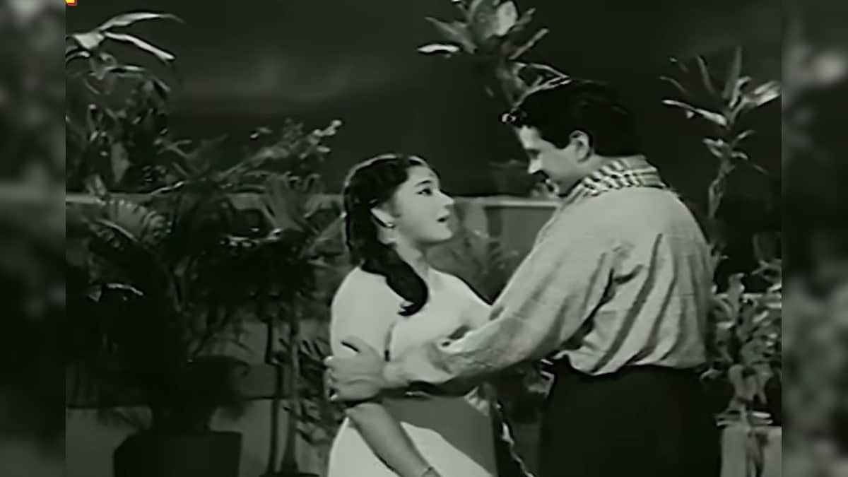 लता मंगेशकर का गाना, बालकनी में रोमांस करते दिखे धर्मेंद्र-माला सिन्हा, 64 साल बाद भी बयां करता है कपल की फीलिंग्स