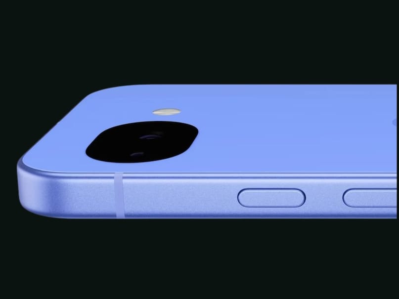 For display, it has a 6.3-inch OLED Actua screen, which gives a great visual experience. At the same time, the 4,970mAh battery is considered sufficient for whole day use.