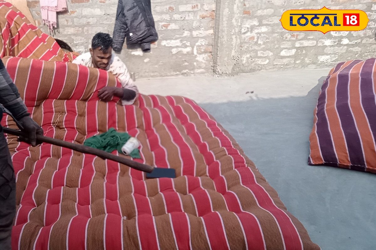 पुराने कपड़ों से बन रही सस्ती और टिकाऊ रजाई बाजार से आधी कीमत में होगी तैयार