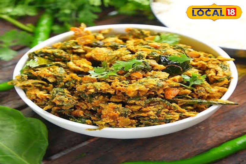 सुपरफूड पालक अंडा भुर्जी नाश्ते में सेहत का तड़का लगाने के लिए यह बेस्ट है। बारीक कटे पालक को प्याज और मसालों के साथ हल्का भूनें, फिर इसमें अंडे डालकर भुर्जी बना लें। यह न केवल दिखने में रंगीन है, बल्कि आयरन और प्रोटीन का बेहतरीन मेल है।