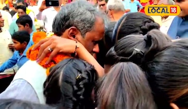 राजेन्द्र प्रसाद लंबे दिनों से बसडीहा मध्य विद्यालय में अपनी सेवा दे रहे थे.