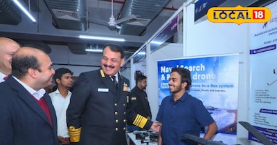 नौसेना प्रमुख एडमिरल दिनेश के त्रिपाठी