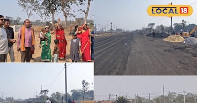 ग्रामीण कई बार अधिकारियों से गुहार लगा चुके हैं.