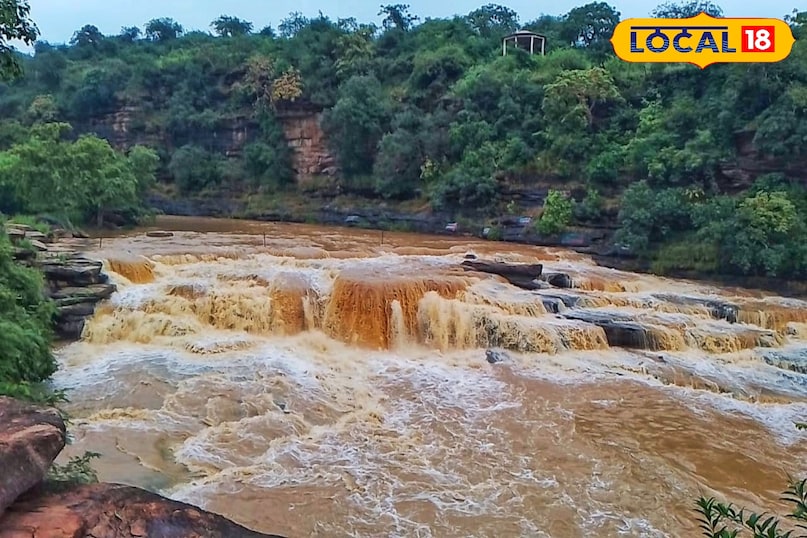 वाटरफॉल इन मिर्जापुर