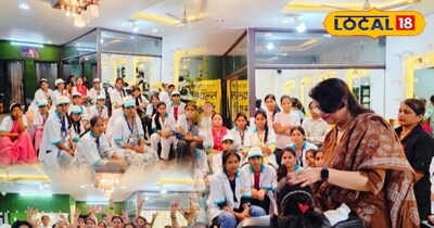 पार्लर के बारे में जानकारी देती मंजू गुप्ता