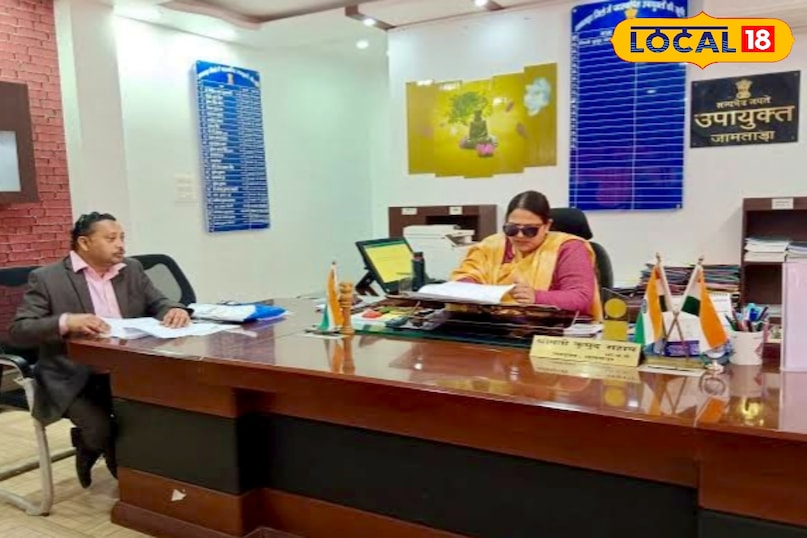 कुमुद सहाय ने पहले झारखंड में विभिन्न महत्वपूर्ण प्रशासनिक भूमिका निभाई हैं. मार्च 2024 में उन्हें जिला जामताड़ा का उपायुक्त (Deputy Commissioner) नियुक्त किया गया था, जहां उन्होंने स्थानीय प्रशासन और विकास कार्यों में सक्रिय भूमिका निभाई. इस दौरान उन्होंने किसानों की कृषि गतिविधियों और अन्य कल्याण योजनाओं का समर्थन करते हुए प्रशासनिक दक्षता दिखाई. 