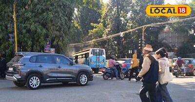 लोन के बोझ तले फंसता जा रहा है मिडिल क्लास आदमी 