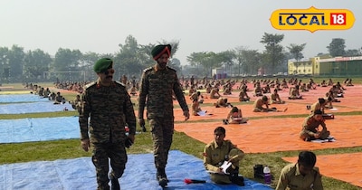 परीक्षा का निरीक्षण करते ब्रिगेडियर